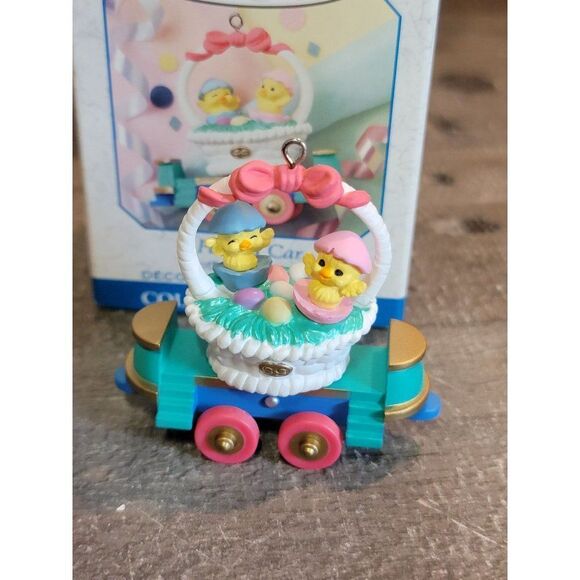 Hallmark flatbed car 1999 4 ornament Xmas Decor chick - Picture 2 of 5